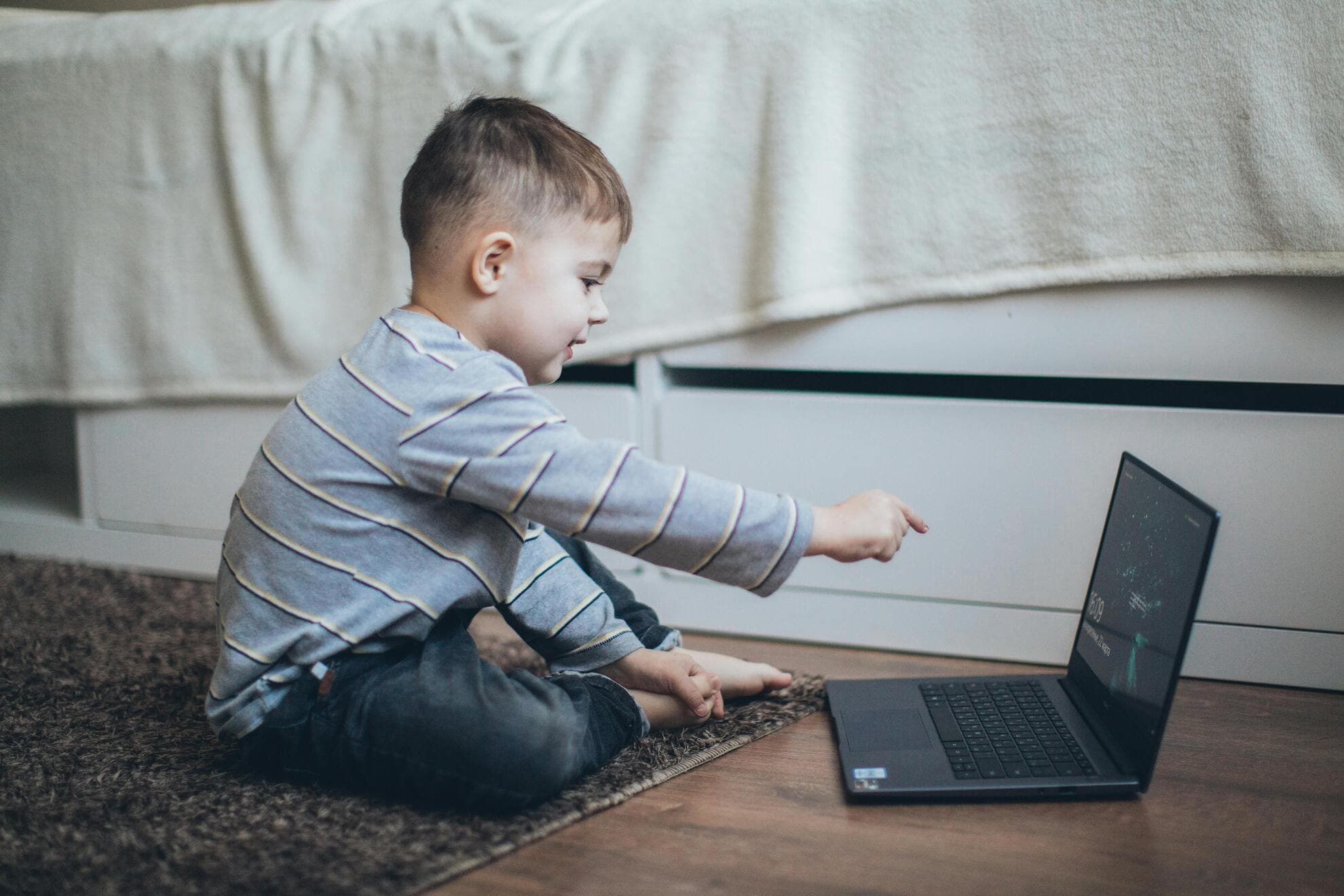 Aprender a programar para un niño de 6 años: crear un juego con inteligencia artificial